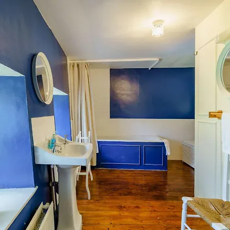 5 Bed In Broughton Beck Sz587 3*
