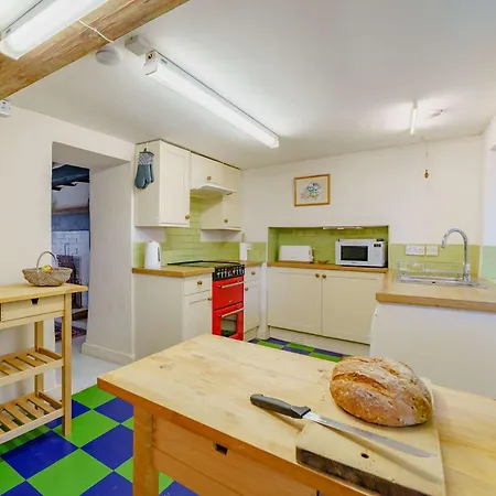 5 Bed In Broughton Beck Sz587 Szálloda Spark Bridge