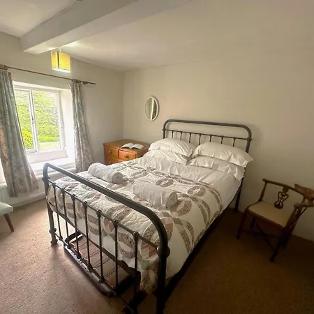5 Bed In Broughton Beck Sz587 Szálloda 3*