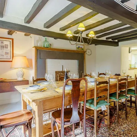 5 Bed In Broughton Beck Sz587 3*