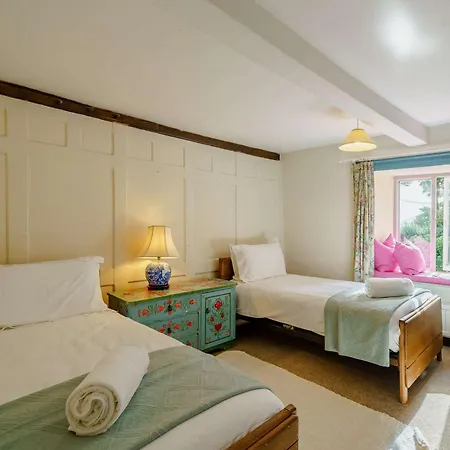 5 Bed In Broughton Beck Sz587 Hotel 3*